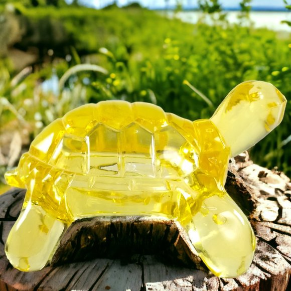 Vintage Yellow Lucite Acrylic Feng Shui Longevity Turtle Tortoise  Figurine - Picture 2 of 9